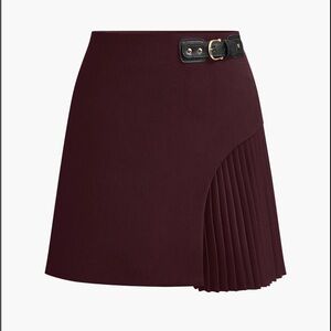 NWT Commense Maroon Side Pleated Buckle Belted Skirt. Size Small.